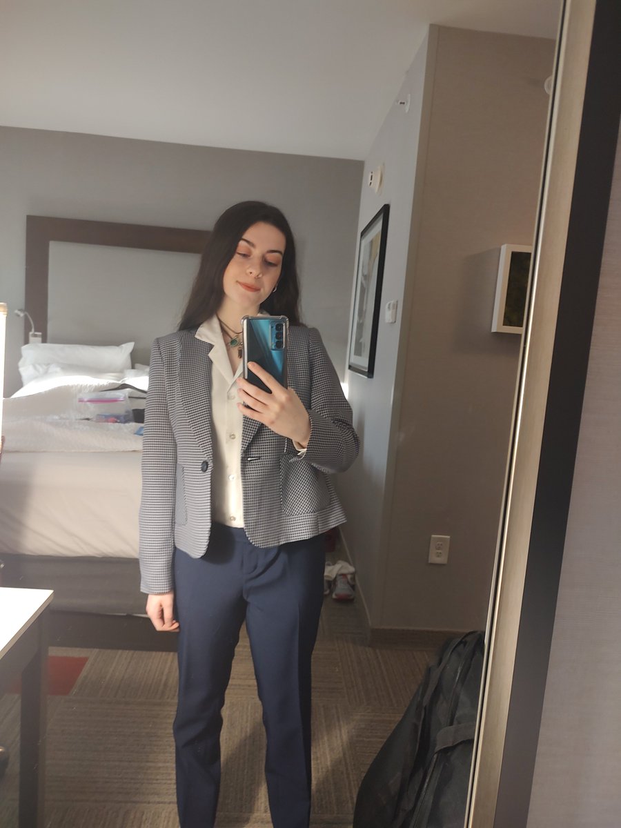 starryeyemuse's tweet image. starcatcher intro ✨
mickey, 20, pa
she/her
cancer ☼, virgo ☾, capricorn ↑
Janny lane
ig: michaela_s.23
tiktok: rosystardust 
#starcatcher msg
saw Stardust Chords in AC
Artist and poet