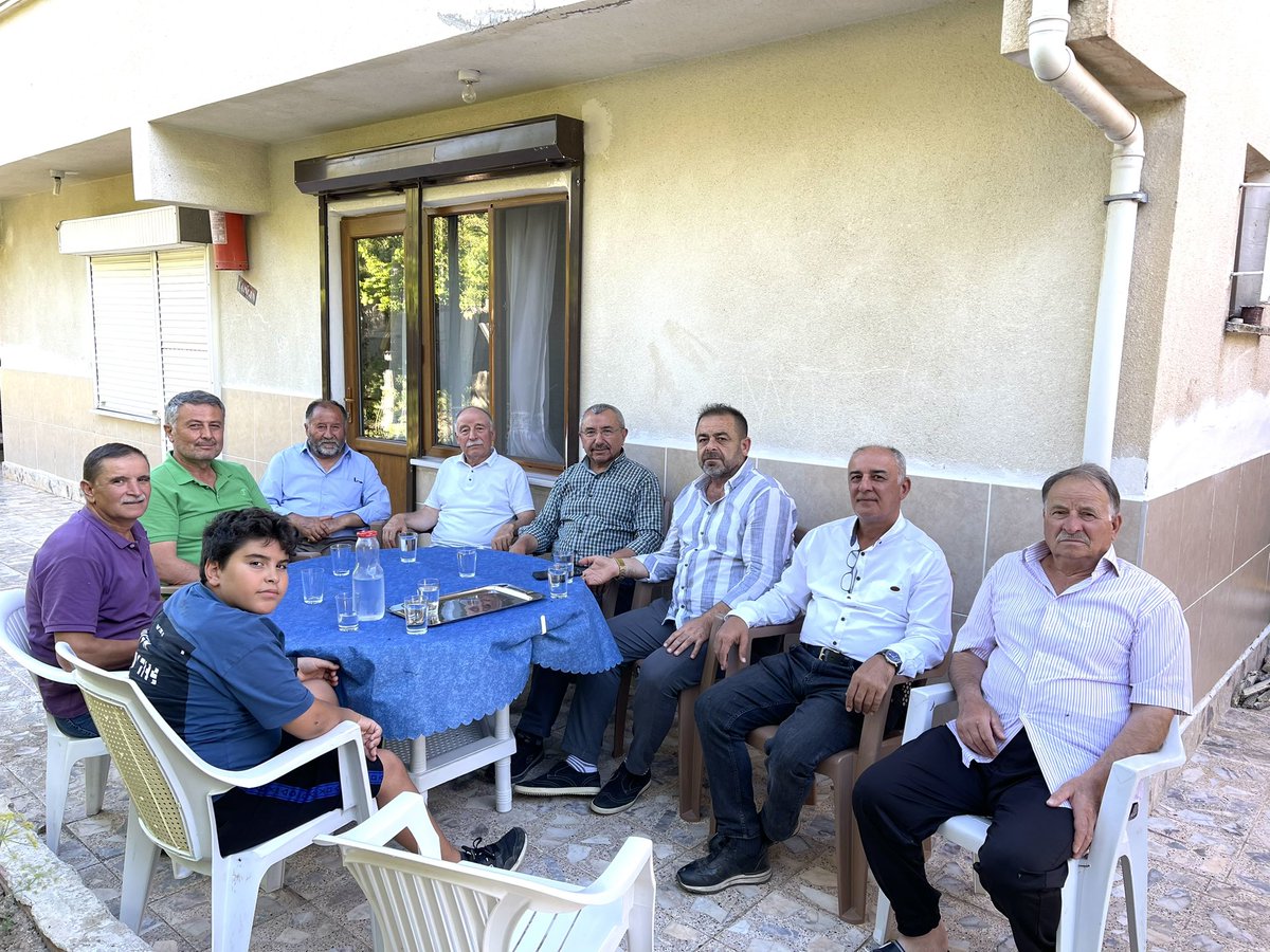 Kısa zaman önce Babası ve yeğeni HAKK-IN rahmetine kavuşan değerli komşumuz Necmettin Temel beye Sugözü Köyünde taziyede bulundum. Merhumlara ALLAH tan rahmet diliyorum, mekanları Cennet olsun. <a href="/SebahattinErcin/">SebahattinErcin🇹🇷🇹🇷🇹🇷 Sivas 3458🐕‍🦺🐝🍅🐠</a> 

#Sivas #Koyulhiar