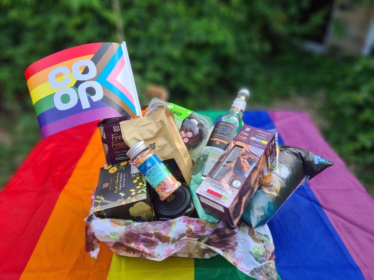 TEOMCambs's tweet photo. 🥳 Congratulations to Gemma from Ely the winner of our raffle! 
Gemma wins the hamper kindly donated by the Co-op filled with fabulous Fair Trade items 😃 Thank you Co-op! 
#itswhatwedo #Ely #theexpertonmyself https://t.co/mM19OMFBpH