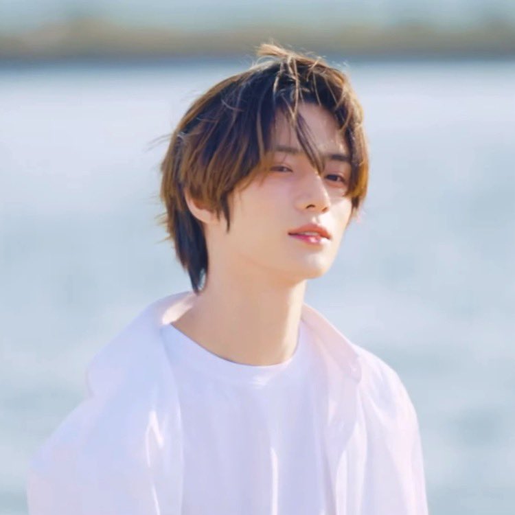 txt_sarangdan2's tweet photo. Season of TXT: YOUTH #범규 https://t.co/hOmCcJKTqp