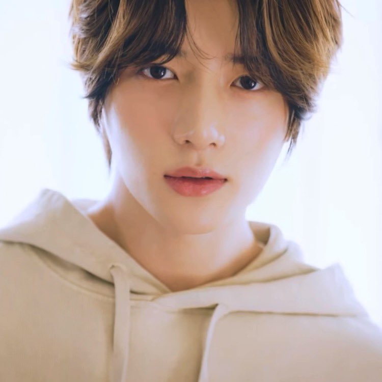 txt_sarangdan2's tweet photo. Season of TXT: YOUTH #범규 https://t.co/hOmCcJKTqp