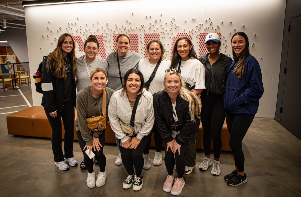AUProSports's tweet photo. Yesterday’s trip to @wilsonballglove HQ 🤩

#AUSB https://t.co/8h6pt3ZSBK