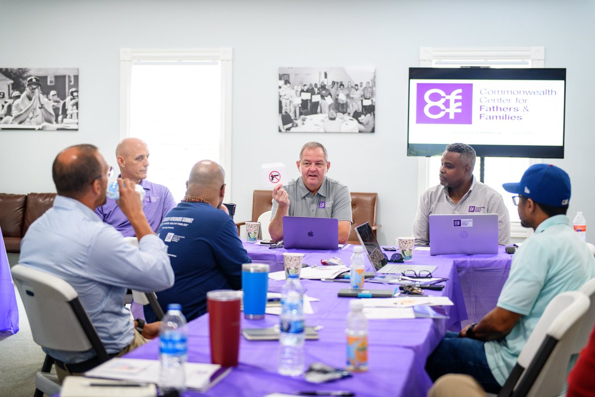 CCFFKY's tweet image. Meetings that matter for a purpose that counts. 

CCFF Board of Directors and Staff convening to advance and build the work on behalf of Kentucky’s fathers, families, and children!

 #planbuildadavnce
#stayingconnectedgrowingtogether
