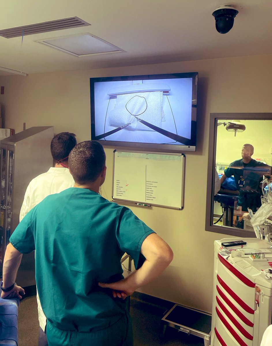 Friendly competition going on here @UAMSSIMCENTER this morning!! Rehearsing #laparoscopic skills for surgery #interns using ACSAPDS phase 1 curriculum @AmCollSurgeons @APDSurgery Thanks to Dr Orcutt and Dr Greer for their dedication to our @uamshealth resident education 🌟