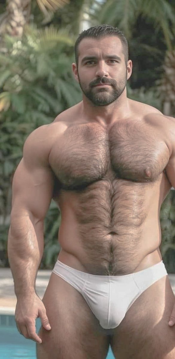 essentiallymale's tweet photo. OMG...how hot!! And he is packing.......😜 #hotmale #superhunk #woof https://t.co/raLANyLHuC