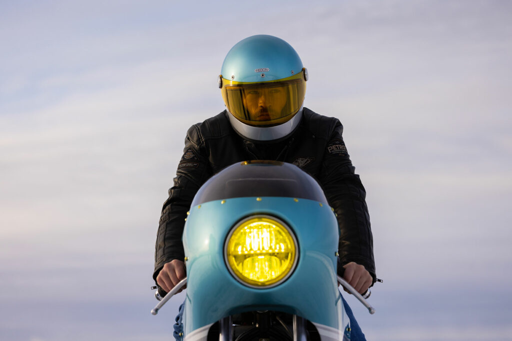 moto_future's tweet photo. Swedish manufacturer RGNT currently holds the world record for the fastest electric motorcycle, clocking in a speed of 155.14km/h (71.54 mph) with their RGNT Aurora earlier this year.

No doubt, this record will be challenged, and potentially beaten in the future.

📸RGNT https://t.co/zSuFlr7rrq