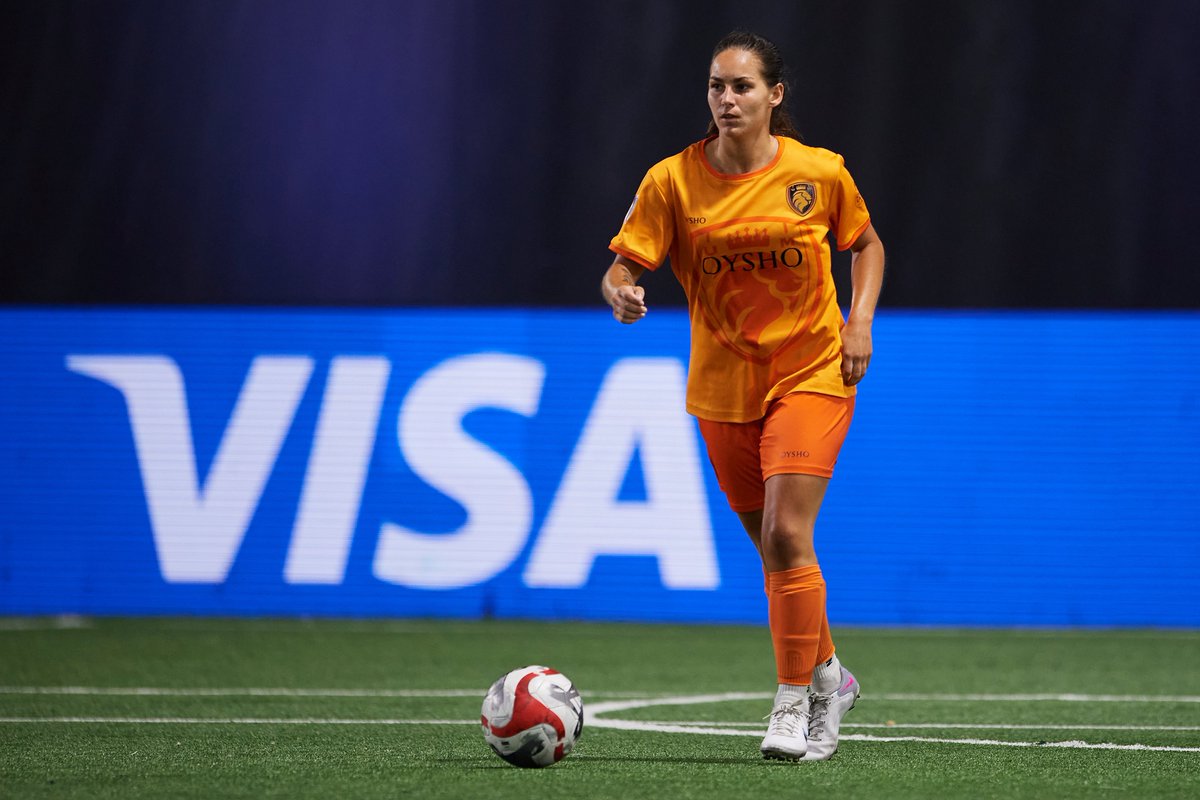 🦁 𝗦𝗼𝗺𝗲𝘁𝗶𝗺𝗲𝘀 𝘁𝗵𝗲 𝗼𝗿𝗮𝗻𝗴𝗲 𝗶𝘀 𝘁𝗵𝗲 𝗻𝗲𝘄 𝗯𝗹𝗮𝗰𝗸 🖤