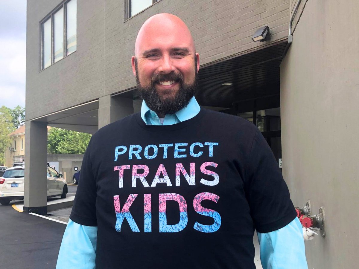kernaghant's tweet image. When my friend Stevie dropped off this incredible shirt they made, I couldn’t wait to wear it loud and proud! 

Trans kids deserve to feel safe being who they are, and I’m proud to fight alongside the NDP for this to be a reality. 

#ldnont #onpoli #TransRights #LGBTQIA