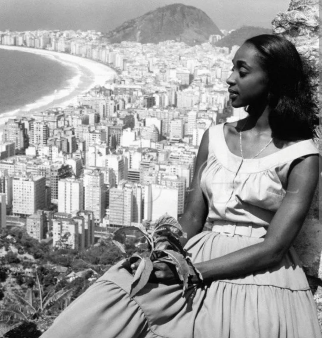 afonsoborges's tweet photo. Por favor, não permitam que a morte da atriz Léa Garcia passe sem o registro forte de dignidade, talento e grandeza que ela merece. Colocou o Brasil em um patamar artístico nunca antes visto, em uma época que a negra brasileira era conhecida de forma pejorativa. LÉA GARCIA, você nunca será esquecida. A.