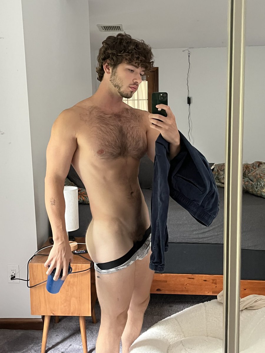 do you want me to off my pant?👅