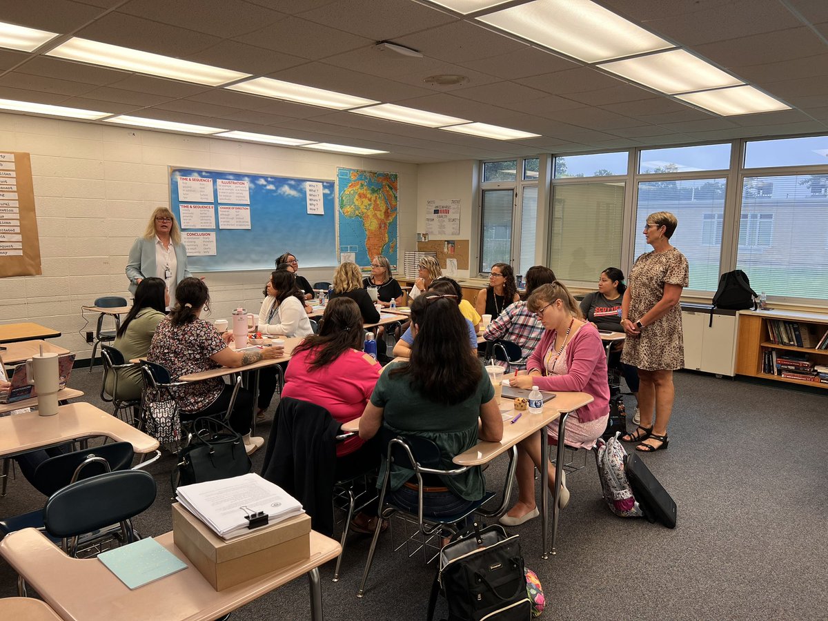 APSleesman's tweet photo. Off to a great start for Curriculum and Instruction Day @SouthBendCSC. It was great seeing so many smiling faces this morning and so many educators engaged in their sessions. 📚 @sbcscteamdsl @RachelAnders11 @DerekSBCSC @DRobinson1108 https://t.co/TJ5PDTUD5M