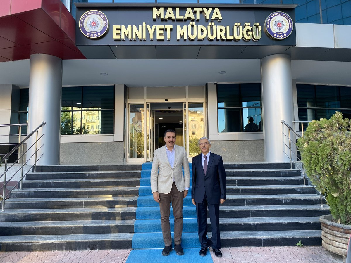 📍#Malatya İl Emniyet Müdürlüğü

Cumhurbaşkanımız Sn. <a href="/RTErdogan/">Recep Tayyip Erdoğan</a>'ın imzasıyla yayımlanan Emniyet Müdürleri kararnamesi ile #Malatya İl Emniyet Müdürü olarak atanan Sn. Arif Çankal'a hayırlı olsun ziyaretinde bulunduk. 
Emniyet Müdürümüze çalışmalarında başarılar diliyorum.