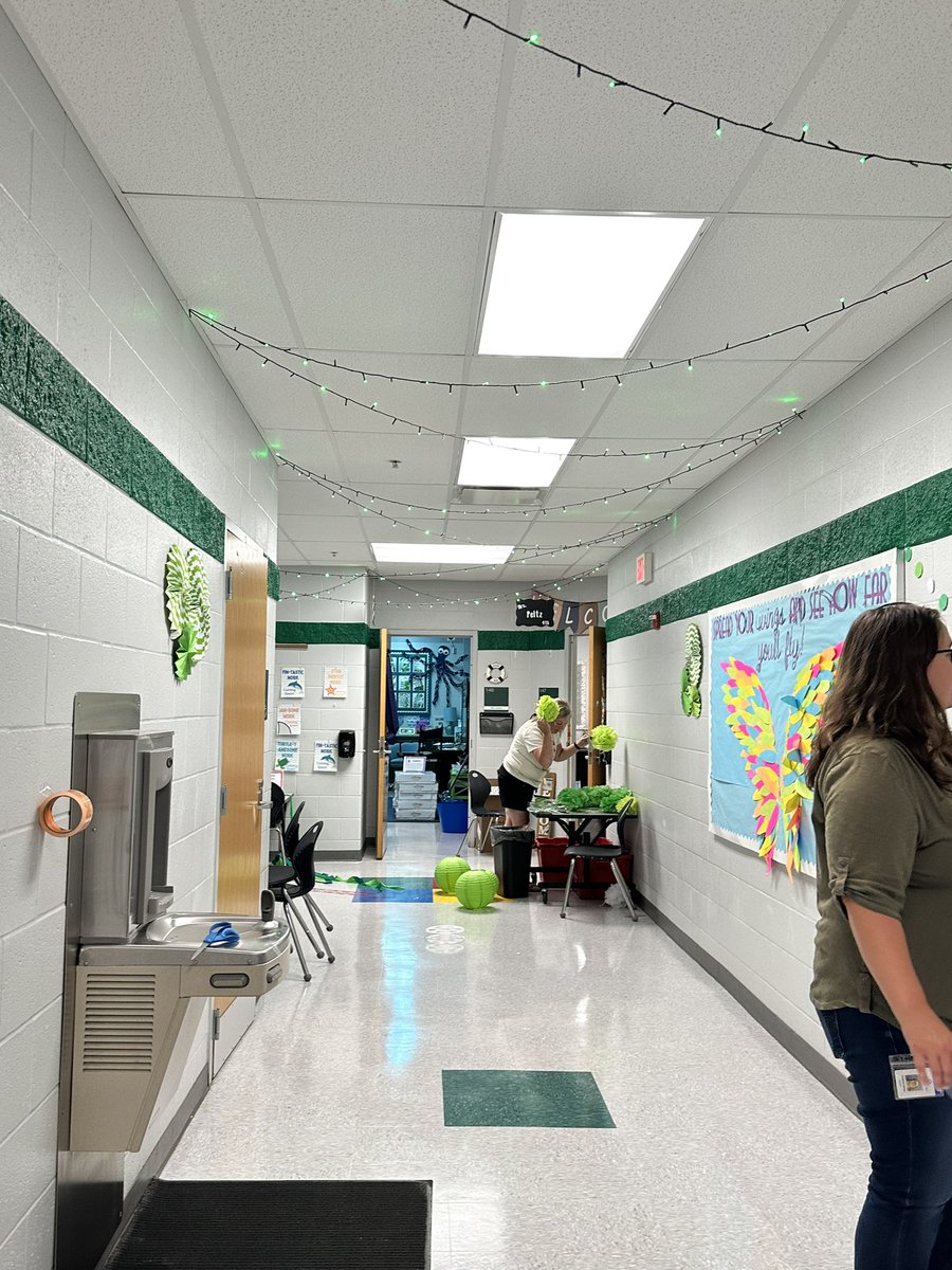 Mrs_Sarah_Kirby's tweet photo. At the end of our staff meeting, everyone went back to their hallways and decorated in their colors! It’s looking so fun and we are ready for Open House!
#olsd #backtoschool #elementaryap https://t.co/7TPAzj7azZ