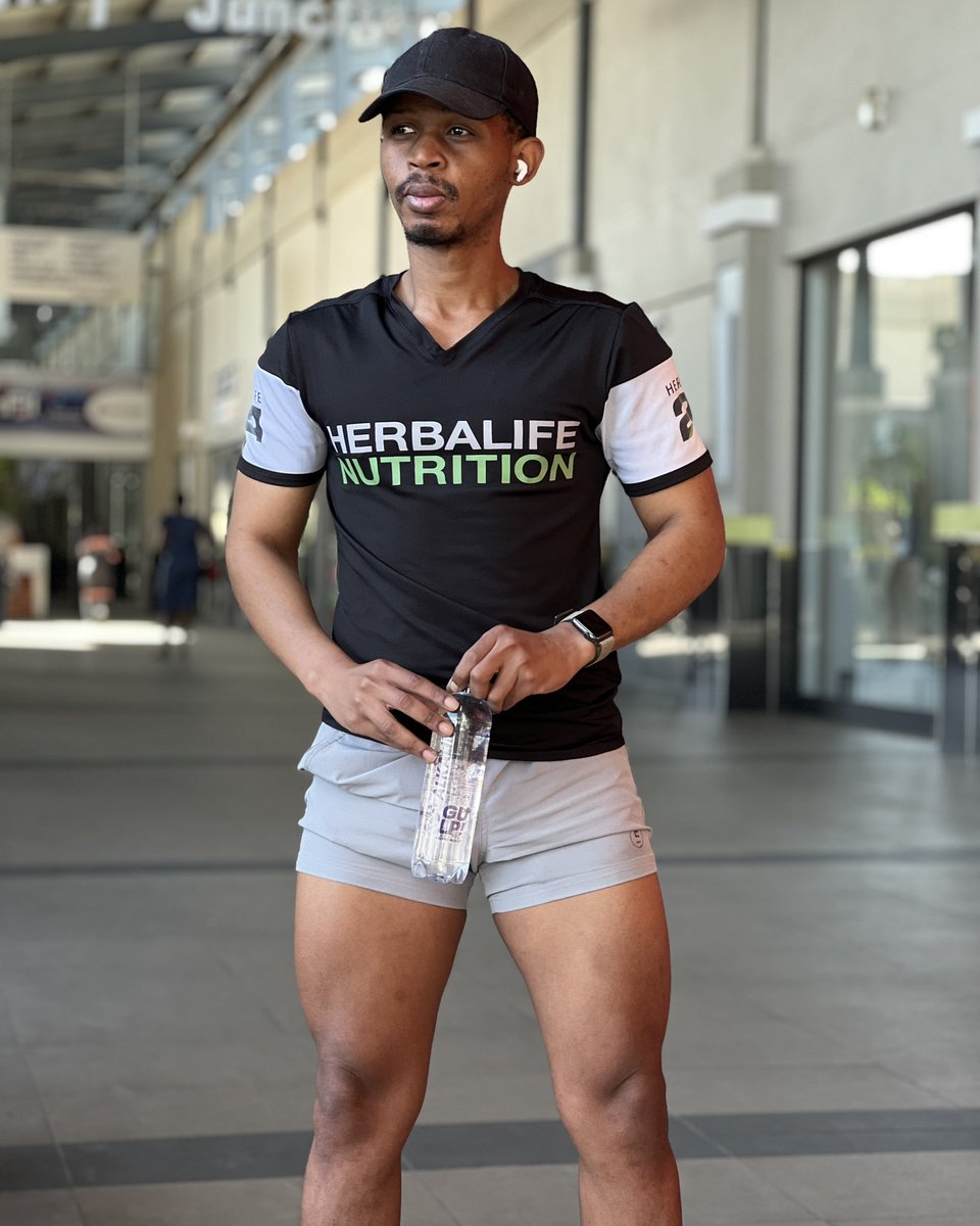 BaldwinDimeku's tweet photo. Today’s Gym Session(s) 😅
#LegPress 3 sets: 20 rep 240kg
#SeatedCableRows 3 sets: 20 rep 45kg
#ChestDips 3 sets: 15 rep
#ShoulderPress 3 sets: 20 rep 35kg
#CableCurl 3 sets: 20 rep 20kg
#TricepExtensions 3 sets: 20 rep 20kg
#Walking 27 min
#Running 1 hr, 9 min
#Walking 37 min https://t.co/MVqoO9hora