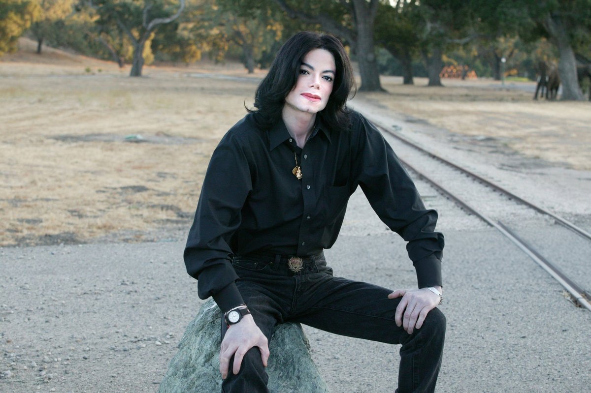 Jacksons's tweet photo. On August 29th, we celebrate and commemorate the life and incredible legacy of our dear brother Mike. We love you and we miss you each day, everyday and all the time. ��⭐💜🦄🧁 𝐖𝐡𝐚𝐭'𝐬 𝐲𝐨𝐮𝐫 𝐟𝐚𝐯𝐨𝐫𝐢𝐭𝐞 𝐬𝐨𝐧𝐠 𝐨𝐫 𝐦𝐞𝐦𝐨𝐫𝐲 𝐨𝐟 𝐌𝐢𝐜𝐡𝐚𝐞𝐥 𝐉𝐚𝐜𝐤𝐬𝐨𝐧? https://t.co/eHHJon0H0m