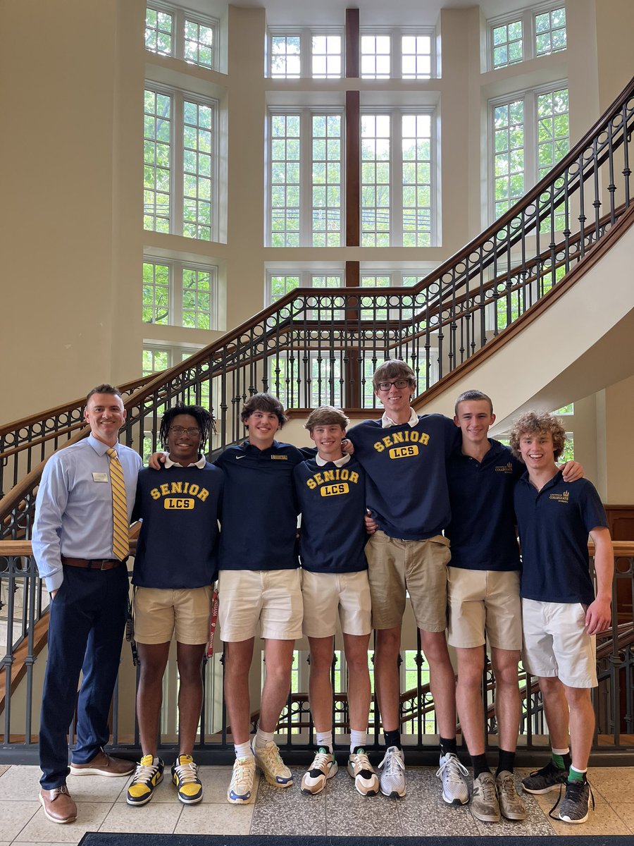 DerekFerch's tweet photo. Happy first day of school from the Titan basketball seniors. https://t.co/fLhdfztf0b