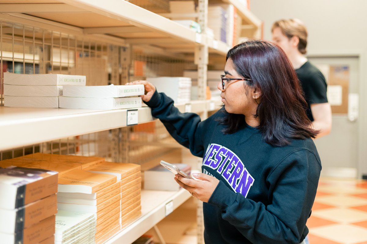 September is almost here! 📚 Start your textbook and course materials shopping now. Check your Student Services account for an updated booklist here: bookstore.uwo.ca/textbooks-and-…

🛍️ Choose to shop in-store or order online @WesternUniversity #WesternU