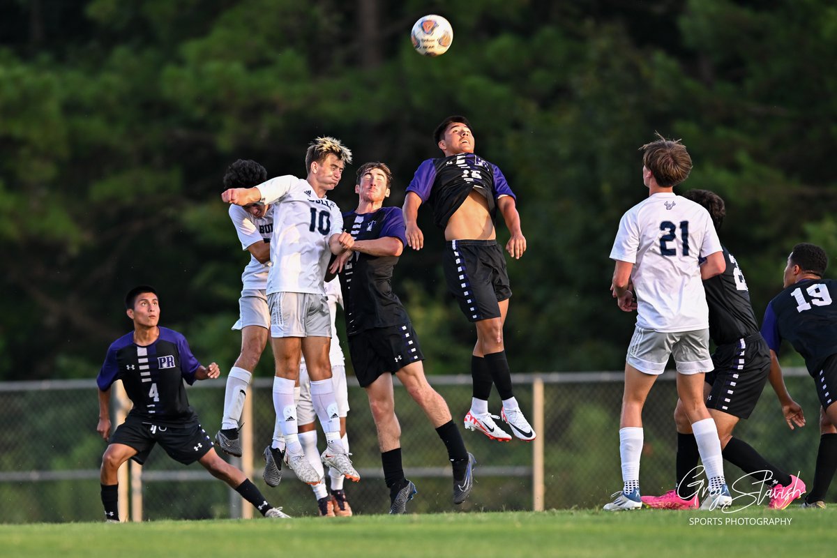 PR_SportsPhotos's tweet photo. Finally!  Fall sports are here!!  It was great to be back out taking pics.  @PRHSSoccer1 took on Hickory Ridge in their home opener.  See⚽️ game pics @ https://t.co/NWWgsQ3d9o  @prhs_athletics https://t.co/FqzvLkZCw8