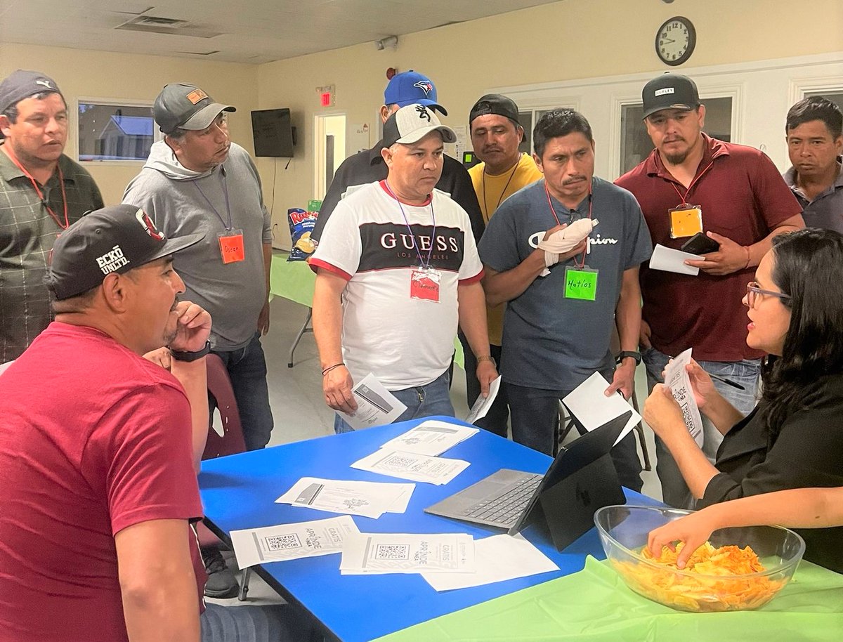 ConsulMexTor's tweet photo. Inicia la Semana Binacional de Educación #SBE2023 en #TORONTO con jornada educativa de trabajadores #PTAT y @DOL_ca con actividades de educación emocional, y orientación sobre opciones de #Educacionmasalladelasfronteras en México #BachilleratoEnLínea #INEA #MigrandoIdeas https://t.co/PsRolxxc8G