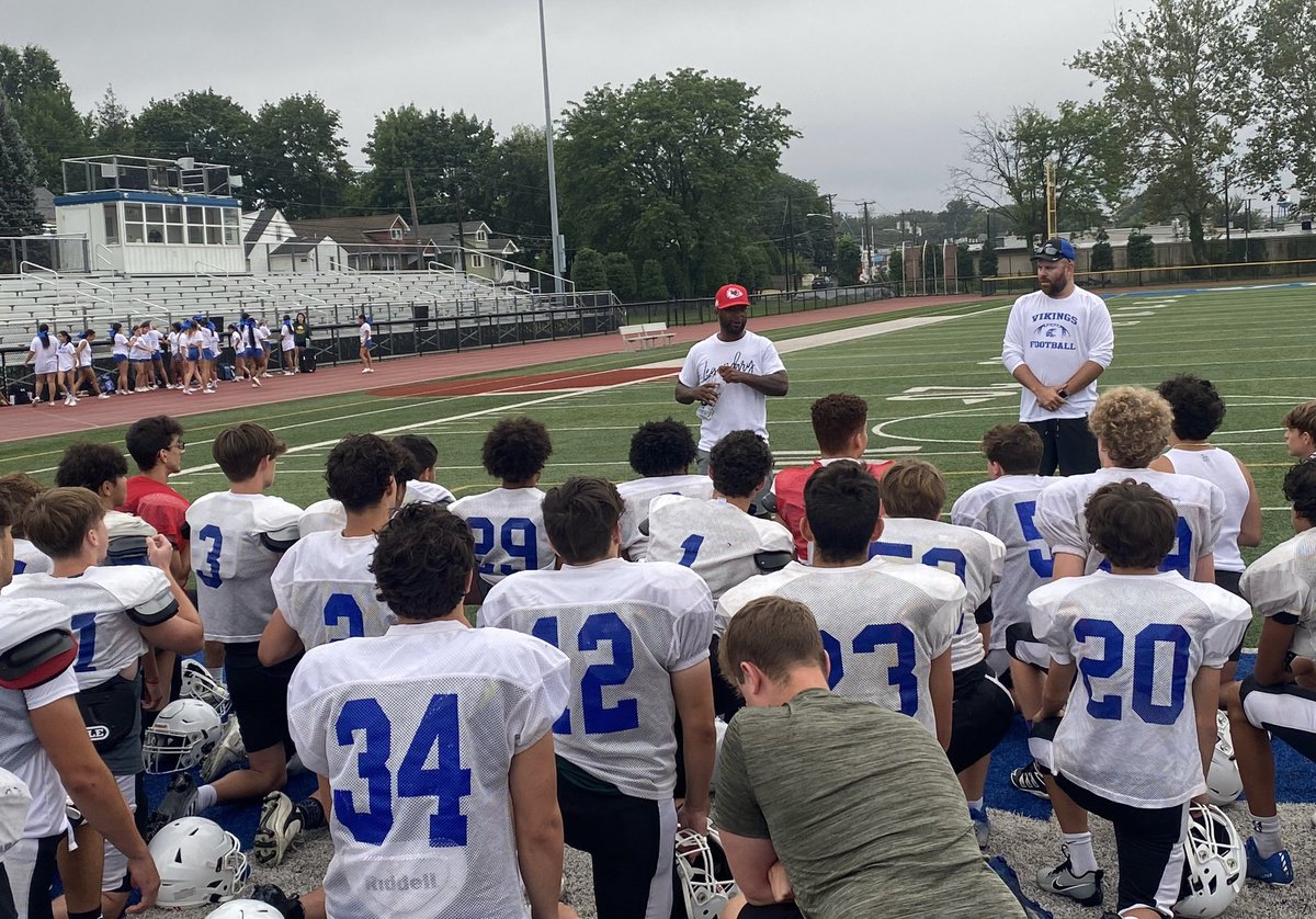 Coach_Bork's tweet photo. Special shout out to NFL legend, the Human Joystick, Dante Hall. Thank you for stopping by practice today! 

Go Vikings!! https://t.co/wGpPUl9ID0