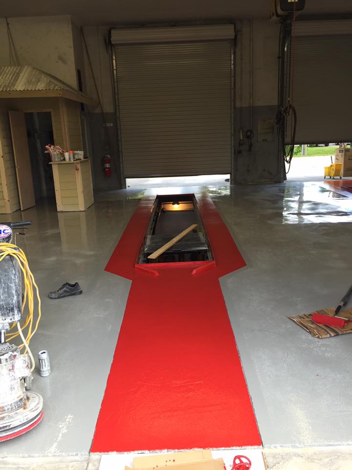elitecrete's tweet image. BEFORE &amp;amp; AFTER - Oil change center had their old &amp;amp; failing "epoxy paint" floor repaired &amp;amp; restored with a new, ultra-durable HERMETIC™ Neat protective floor coating.

#DurableFlooring #industrialflooring #automobileservices #oilchangeservice #chemicalresistant #elitecrete