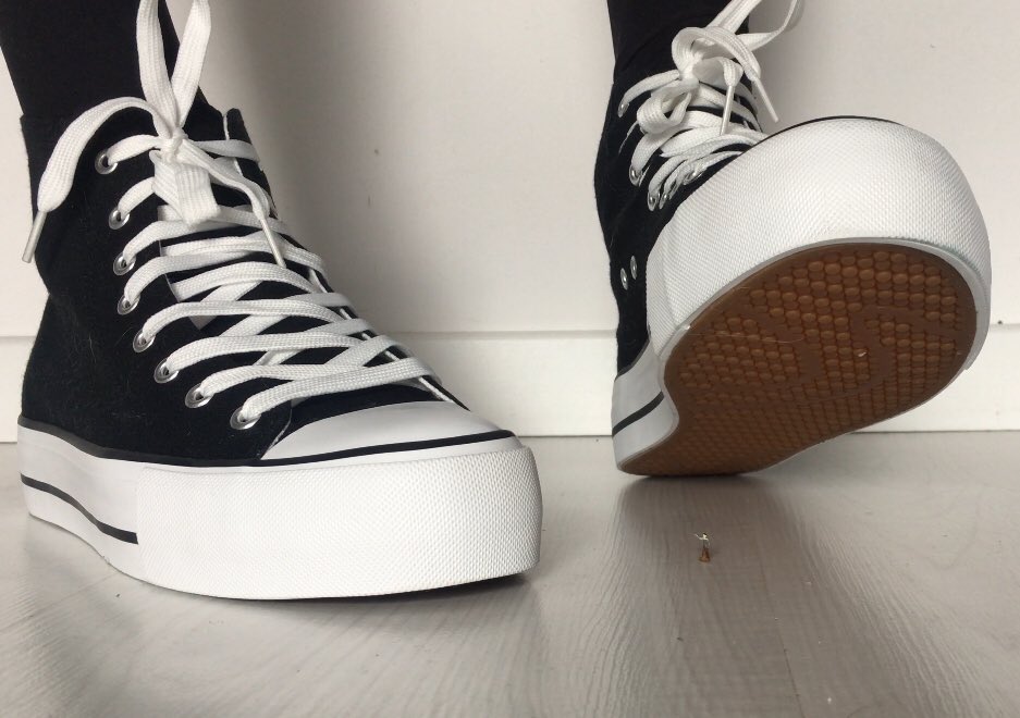 Casual converse stomp~
