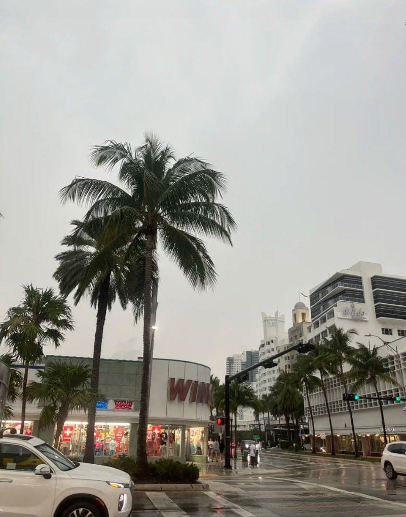 Life is a journey, don't care about the destination, what you care about should be the scenery along the way and the mood of seeing the scenery