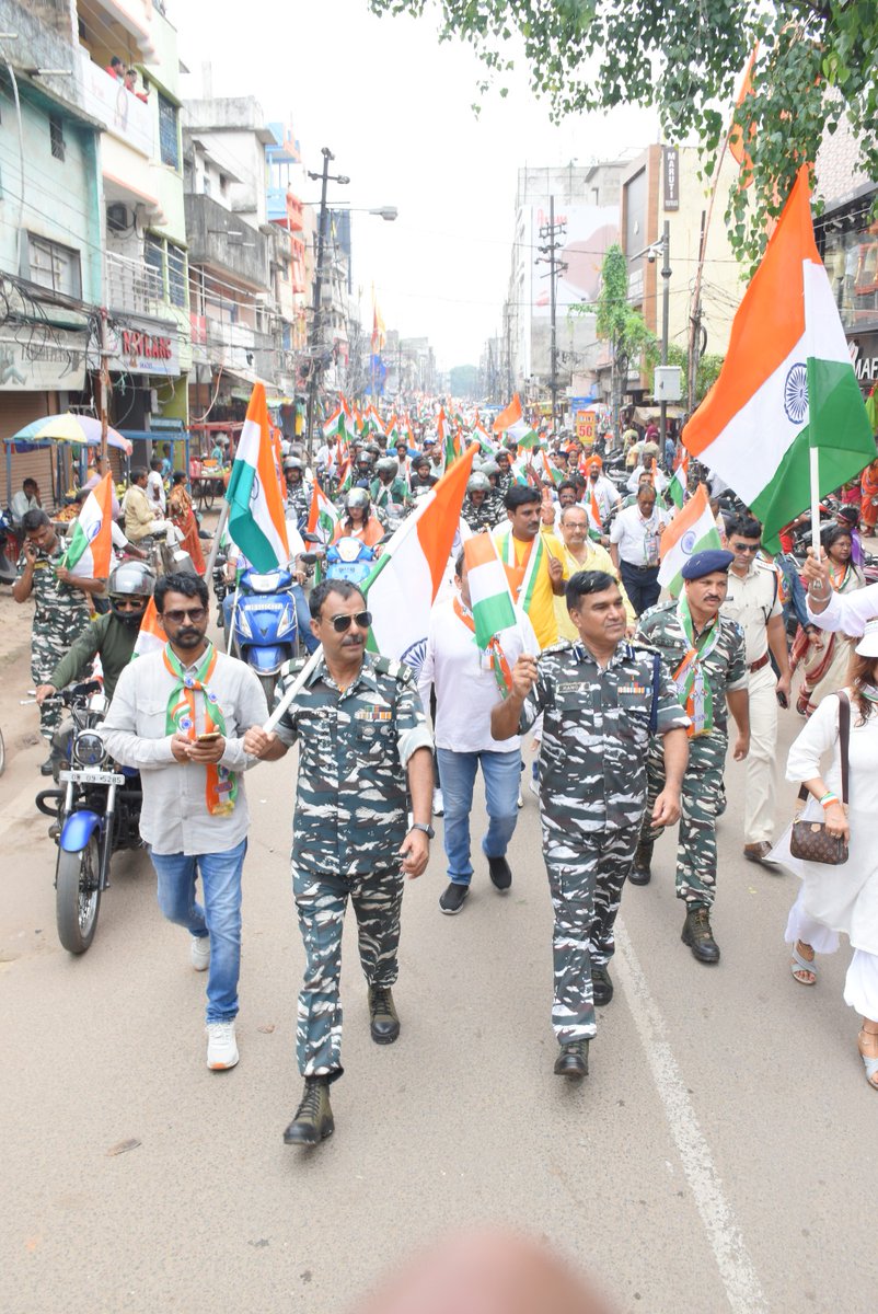 commandant19bn's tweet photo. Tiranga Rally" under #HarGharTiranga  as part  of   #AzadiKaAmritMahotsav conducted by #19BN CRPF 
Huge gathering showcasing patriotism and national integration. " मेरी आन है तिरंगा मेरी जान है तिरंगा"। https://t.co/Srp5MHaCG5