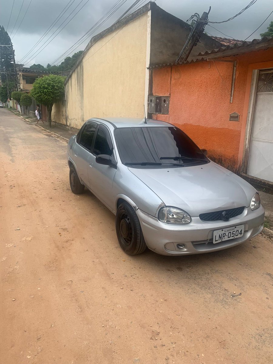 FpLisboa12's tweet photo. 🚨Ajuda aí tropa🚨😭

CARRO ROUBADO EM SÃO JOÃO DE MERETI, RJ. 📍
QUALQUER INFORMAÇÃO ENTRE EM CONTATO COMIGO.
WPP - 21 97179-2620 / Filipe Lisboa 

MODELO:  Corsa - Milenium 2001
PLACA:  LNR - 0504 / QUEIMADOS-RJ

tem detalhes na pintura bem próximo ao farol, fácil identificar. https://t.co/2H8lICcome