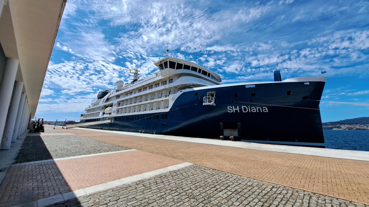 Hoy nos visita el crucero #SHDiana de la compañía @swanhellenic en escala #inaugural en #Vigo