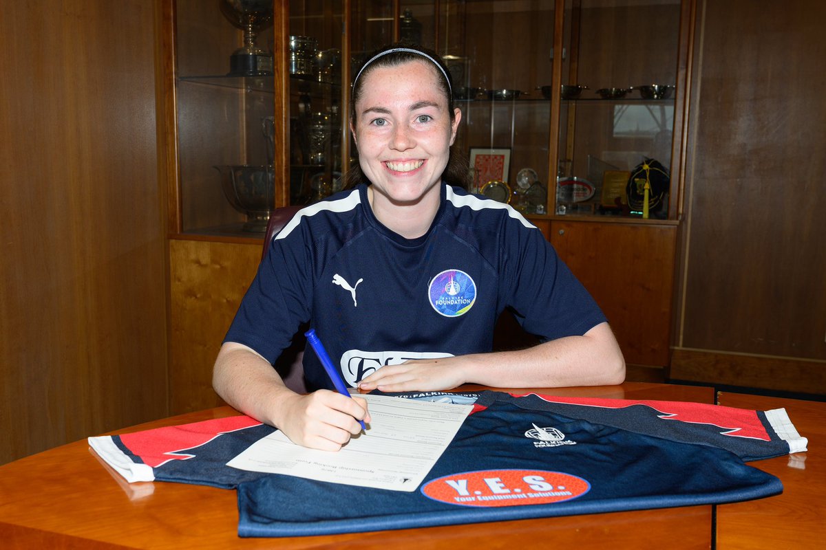 FalkirkWomen_'s tweet photo. 🆕 Robyn O’Neill Signs 🆕 

We are delighted to announce the signing of Robyn O’Neill. Previously playing with in @SWFLeagueOne with Giffnock, the talented midfielder has made the switch to the bairns. 

Welcome to Falkirk @RobynO_Neill 

#COYB https://t.co/yYgxyhD6d4