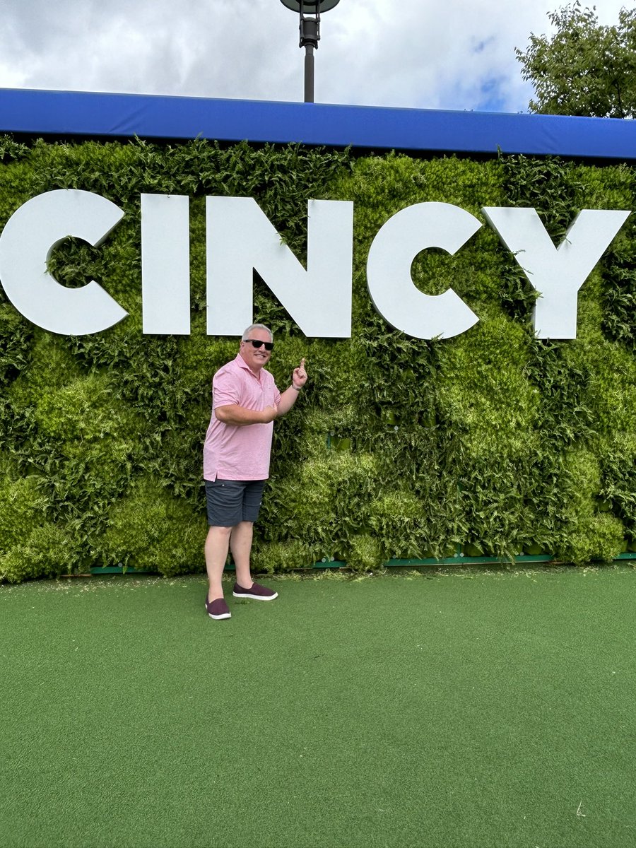 cincygreghoodin's tweet photo. Cincy + Greg = cincygreg #summerincincy #SummerVibes #CincyTennis @CincyTennis @atptour @WTA @TennisChannel #tuesdayvibes doing my best to continue to #makesummerfunner https://t.co/MOwRQiCQTZ
