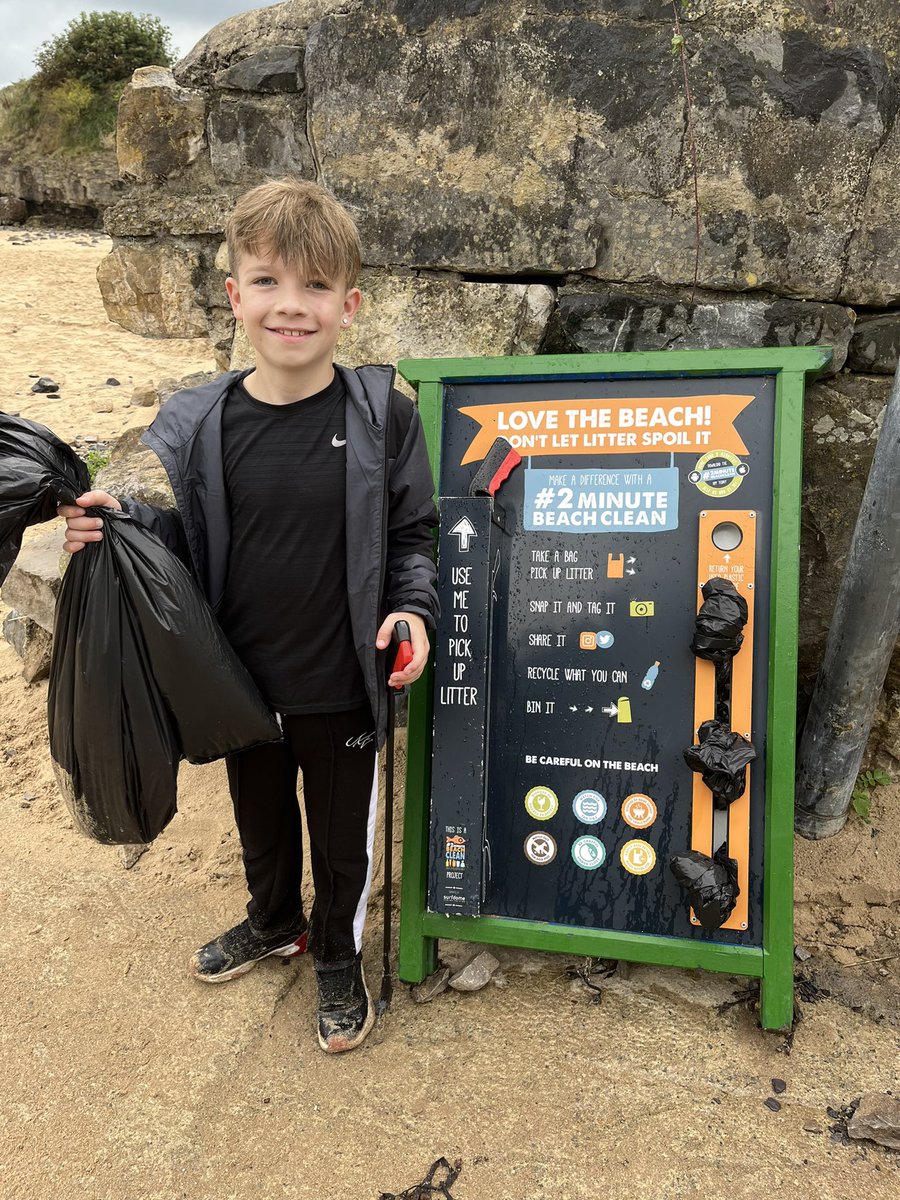 NMabey's tweet photo. @2minuteHQ @2minbeachclean  Jenson doing his bit this morning litter picking on Benllech Beach , first time seeing this and we think it’s an amazing idea 🩵 https://t.co/S3rlmOgI9Y