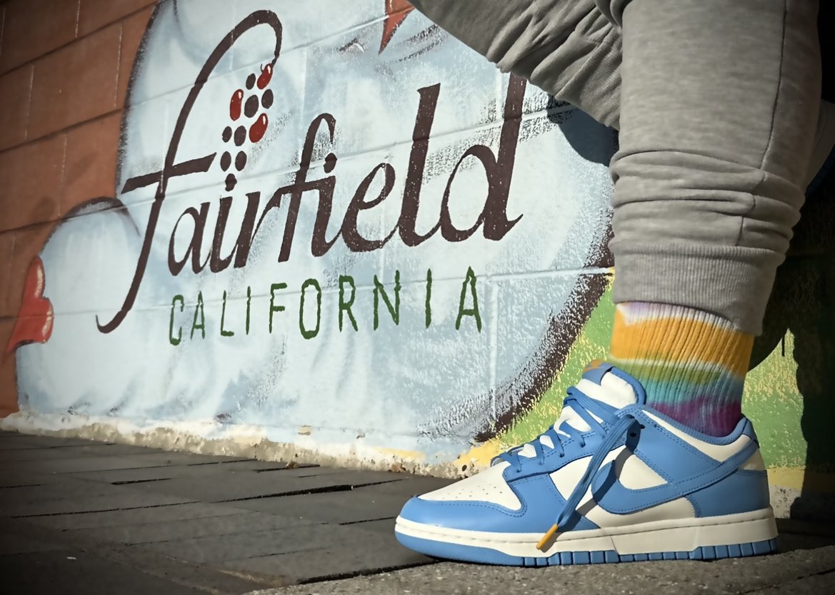 shilohnsam's tweet photo. Day 2 of #dunksondeck #weekoflows and where im reside challenge .. not from cali but its where my heart is and the BAY IS WHERE I STAY ... had to kick off tuesday with the west coast womans dunk lows ... and these thangs thangin @mr_miller1 @trudyluvskicks #snkrsliveheatingup https://t.co/FENf7g15mF