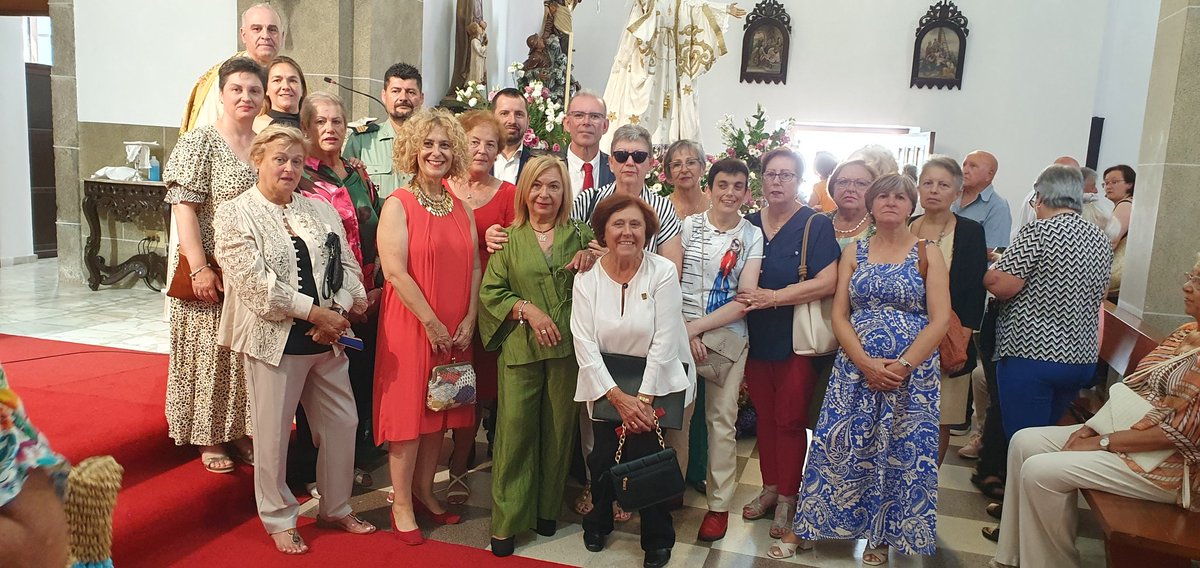Mvfaraldo's tweet photo. Hoy celebramos día Nuestra Señora, patrona de @ConcelloMino, con excelentes alfombras florales de Alfombristas y Arte Efímera de #Perbes-#Miño
Muchas gracias a tod@s quienes han colaborado para hacerlo posible !!
#Miñotenpresente #Miñoéfuturo
#EnCaMiño #MiñoAvanza #MáiseMellor https://t.co/0Drco6NHNJ
