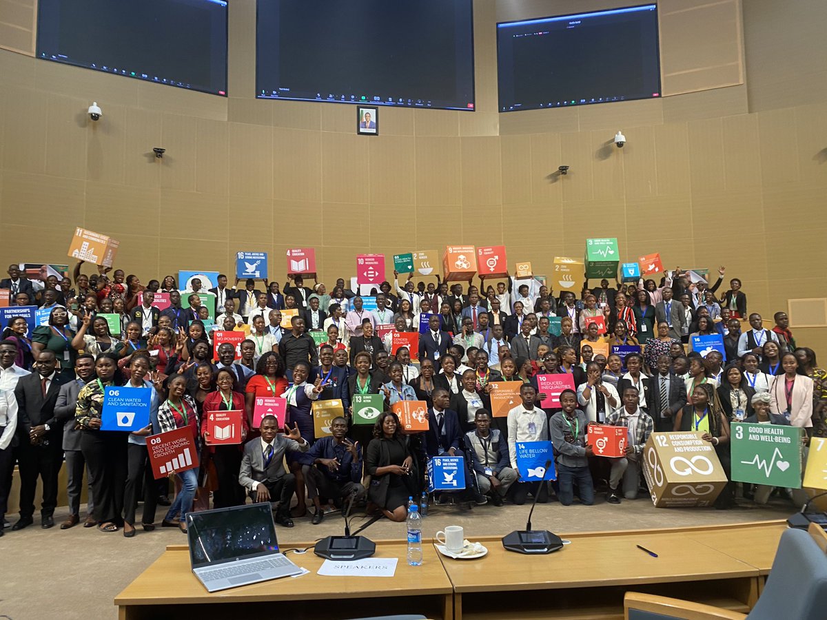 youthsdgssummit's tweet photo. We ended day 1️⃣ with so much excitement, energy and enthusiasm. We can’t wait to see what day 2️⃣ holds.

#SDGs #AYSDGs #YouthInnovation https://t.co/WSPvnLcp1z