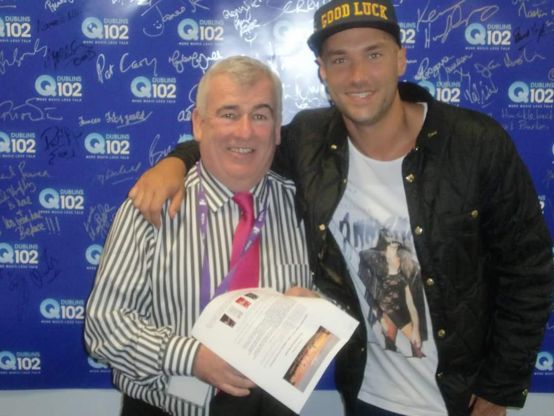 robbiekane74's tweet photo. Ten years ago today when I worked there and Cal @CalumBest came into @Q102FeelGood and done a stellar interview with #AidanCooney @RadioAido thanks to good pal #EmmaEnglish π https://t.co/RYtBj9gbCz