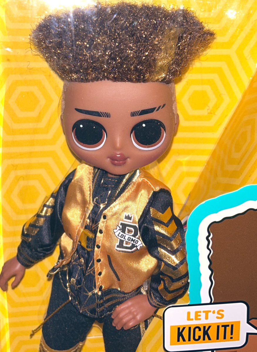 OolaFanForever's tweet photo. Right now #PrinceBee, one of the few male #OMGdolls is on sale at #Amazon🇨🇦 for only $20.00. He’s a great find, nice detailing, great gold accesories. He’s #QueenBee & #RoyalBee’s brother. He’s a #Gemini.❤️💕❤️ https://t.co/YeEQd9Ye4Y