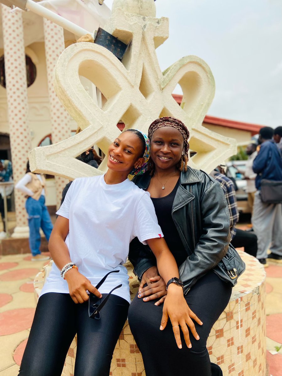 Ellakiie's tweet image. I’m proud to be one of the students in the Tech eco system of Plateau, with @lawunna_yilwada as my tutor!#CodePlateau be doing wonders to reap in the nearest future👏

📍Jos, Nigeria ❤️