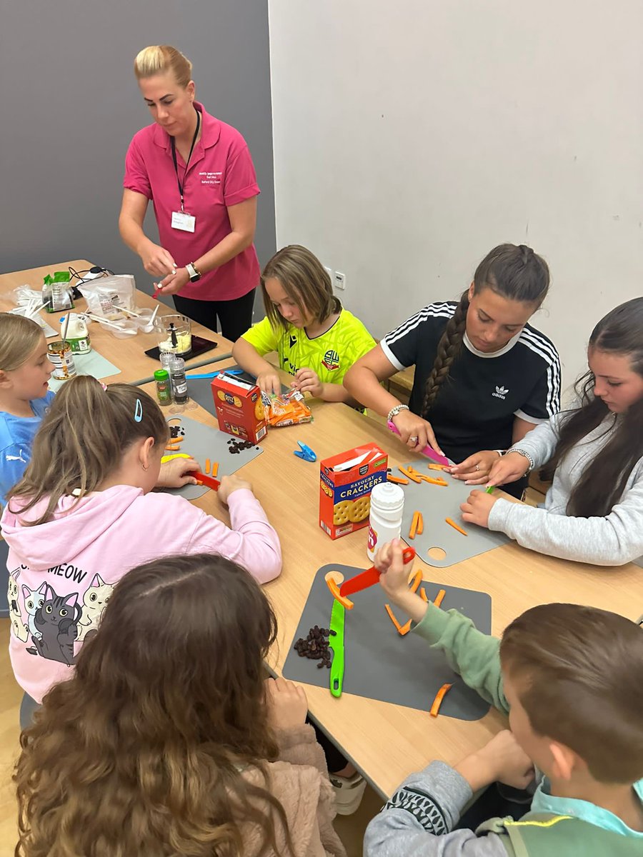 ActveCommunties's tweet image. WEEK 3 DAY 2

Jam packed full of exiting and enriching activities for all to enjoy. 

@BIGCOMEDYSHOP 
@Debgold 
@HealthySalford 
@SalfordLeisure 
@SalfordCouncil 

#SalfordSummerOfFun #HAF2023 #yourcreativemind