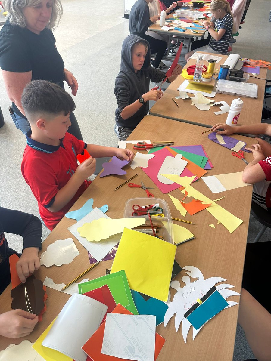 ActveCommunties's tweet image. WEEK 3 DAY 2

Jam packed full of exiting and enriching activities for all to enjoy. 

@BIGCOMEDYSHOP 
@Debgold 
@HealthySalford 
@SalfordLeisure 
@SalfordCouncil 

#SalfordSummerOfFun #HAF2023 #yourcreativemind