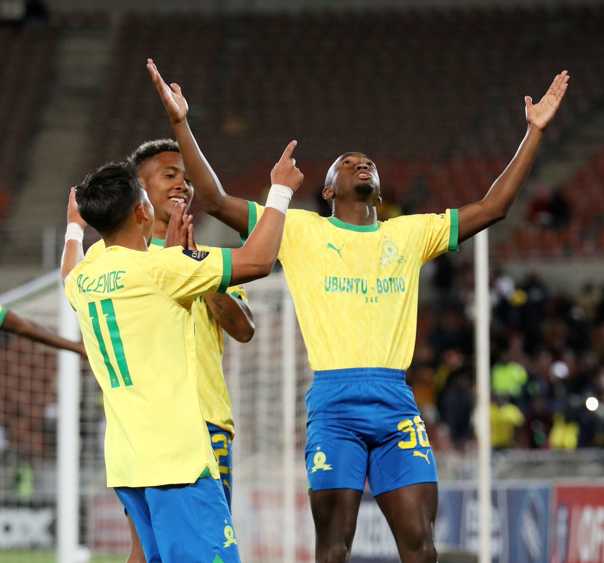 ntoxiie's tweet photo. #Sundowns we are cruising nicely 🤣👆🔥 https://t.co/4w2lZTyVnN