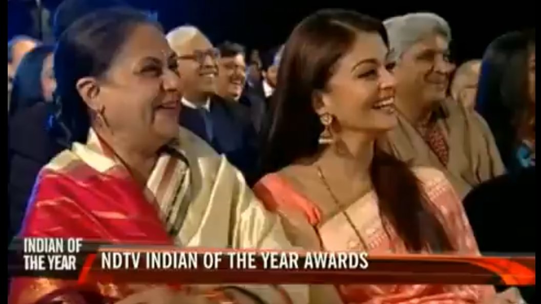 sidharth0800's tweet photo. This is unseen really🥹
Happy Jaya and Bahu Bachchan https://t.co/OOig4fmhvA