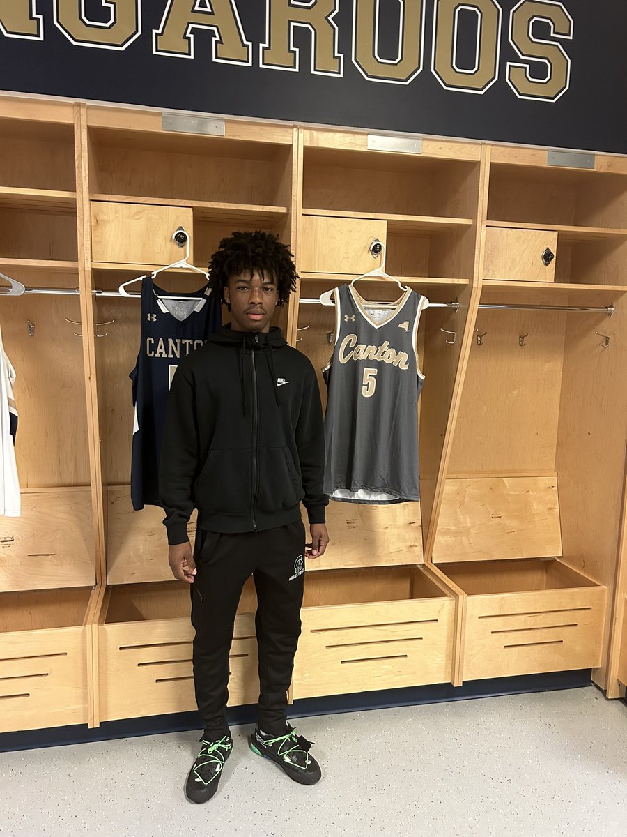 Blessed to receive my first roster spot to Suny canton <a href="/CoachSeikel/">Dylan Seikel</a> <a href="/GV_Photos/">George Velazquez</a> #Goroos🦘