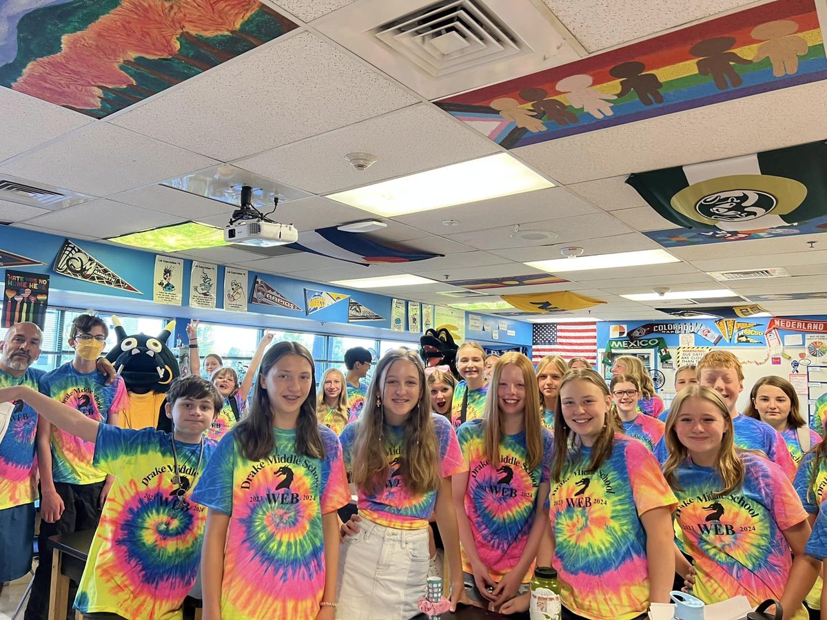 JeffcoSchoolsCo's tweet photo. Looks like #JeffcoFirstDay is going off without a hitch! We love to see all of these smiling faces. π Plus, the older student helping the younger with the locker is really touching our hearts this morning.
Keep sharing you first day moments with #JeffcoFirstDay! https://t.co/OZkcyvg8gx