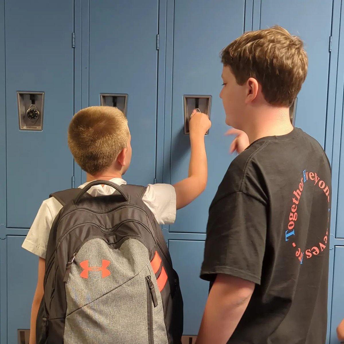 JeffcoSchoolsCo's tweet photo. Looks like #JeffcoFirstDay is going off without a hitch! We love to see all of these smiling faces. π Plus, the older student helping the younger with the locker is really touching our hearts this morning.
Keep sharing you first day moments with #JeffcoFirstDay! https://t.co/OZkcyvg8gx