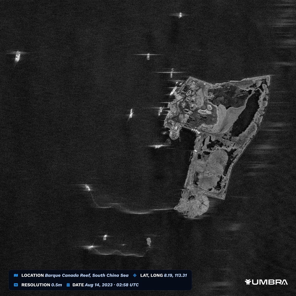 MasterActual's tweet photo. Revisiting a favorite construction project in the South China Sea . This island is getting built faster than some companies build one satellite (oh snap!) https://t.co/LnS3o4x2Vi