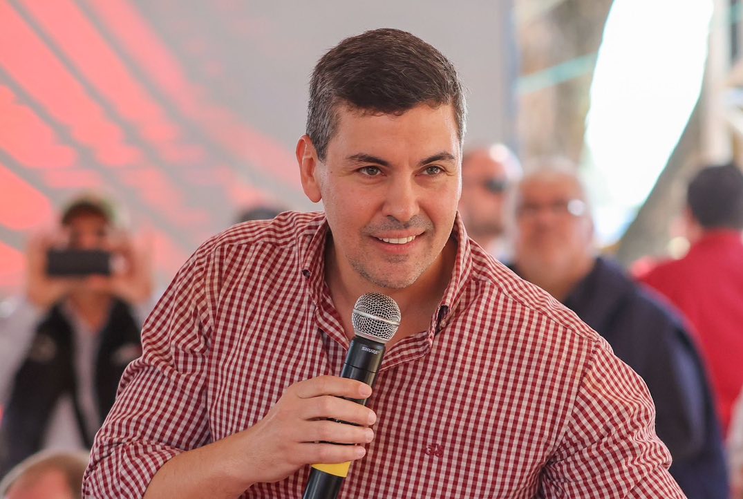 DiarioLibre's tweet photo. 🌐 |#MundoDL| Santiago Peña, el joven economista que presidirá Paraguay cobijado por el coloradismo
🔗https://t.co/uIsrsLLPPG
#DiarioLibre #SantiagoPeña #Economista #Paraguay #Coloradismo https://t.co/kUmKDBh5ZO