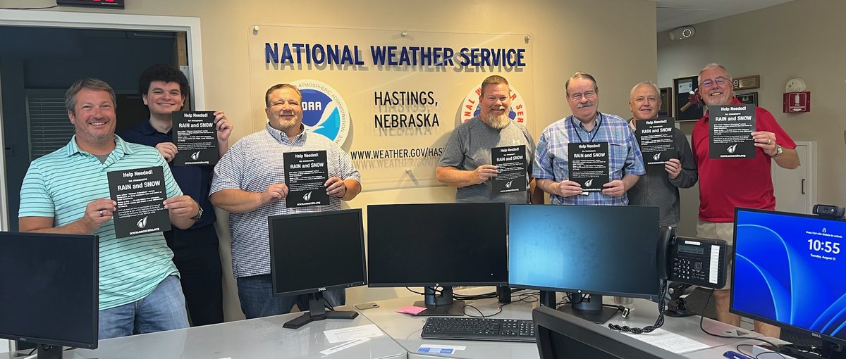 CoCoRaHS National Coordinator Henry Reges met with @NWSHastings today! What a great group!