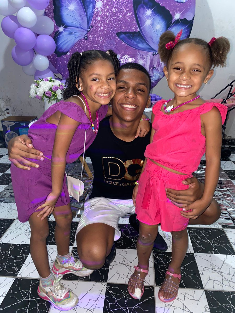 RosekellyKn's tweet photo. Tudo que tenho de mais precioso nessa vida!! 🥺💙💜💜 https://t.co/kFidnBraEw